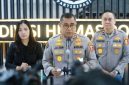 Kadiv Humas Polri Irjen Pol. Johnny Eddizon Isir saat memberikan penjelasan mengenai sejumlah pejabat Polri mendapat penugasan baru dalam mutasi 88 Pati dan Pamen yang mencakup jabatan strategis Mabes Polri serta 19 Kapolda.