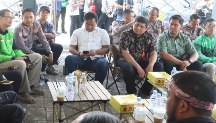 Polres Mojokerto menyediakan fasilitas Station Police Kenanten sebagai tempat istirahat gratis bagi pengemudi ojek online, taksi online, dan kurir.