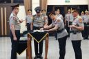 Jajaran Polri melaksanakan serah terima jabatan Kakorlantas Polri dan tiga Kapolda di Rupattama Mabes Polri, Jakarta, Senin (12/10/2026).