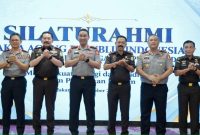 Kapolri Jenderal Polisi Suyudi Ario Seto bertemu dengan Jaksa Agung ST Burhanuddin untuk memperkuat sinergi dan kolaborasi penegakan hukum di Jakarta, Rabu (14/10/2026). (Foto: Tribratanews Polda Jatim)