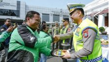 Polda Jawa Timur mengedepankan edukasi dan langkah preventif dalam Operasi Patuh Semeru 2026 untuk meningkatkan kepatuhan pengendara dan menekan angka kecelakaan lalu lintas.